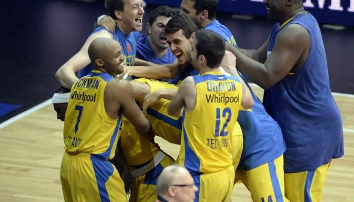 Οι τάπες, τα καρφώματα και ο φυσικά ο Ράις (VIDEO)