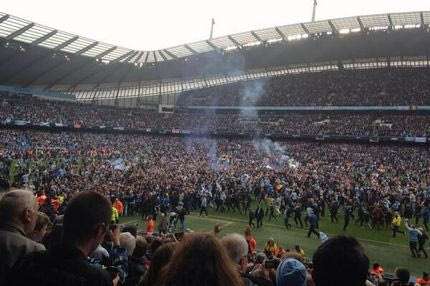 “Τρελάθηκαν” οι φίλοι της Σίτι (VIDEO)
