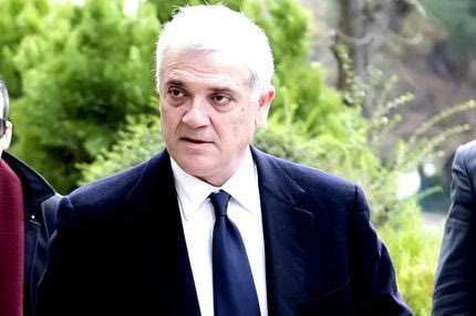 Και τώρα ας τη φωτίσει ο Θεός…