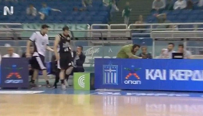 Γκρέμισε μόνιτορ ο Γιάνκοβιτς (VIDEO)