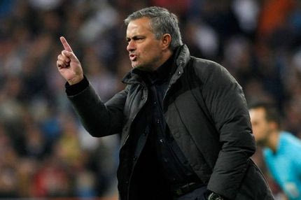 Μουρίνιο: “Βελτιωθείτε ή φύγετε”