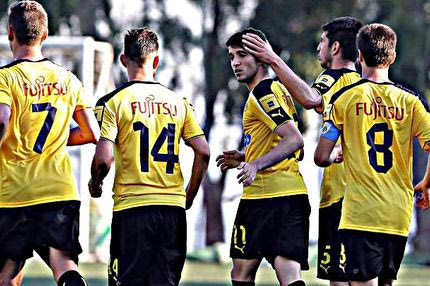 Τα αφήνει όλα πίσω της