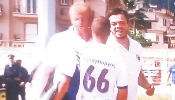 Ο Παληγεώργος έσπρωξε τον αντίπαλο προπονητή! (VIDEO)