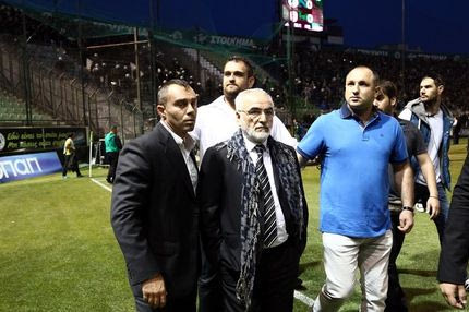 Μπήκαν στο γήπεδο Σαββίδης – Αλαφούζος (VIDEO)