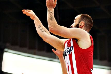 Το νικητήριο τρίποντο του Σπανούλη (VIDEO)