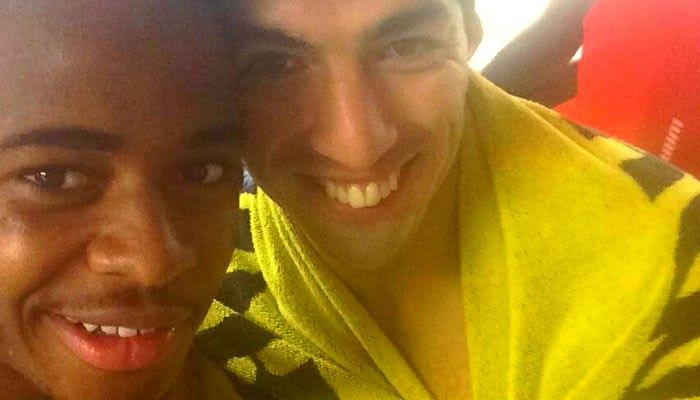 PHOTO με τον Σουάρες για το αντίο της σεζόν ο Στέρλινγκ