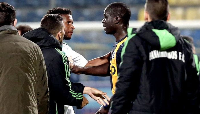 Ο αμόρφωτος Ελληνας ποδοσφαιριστής