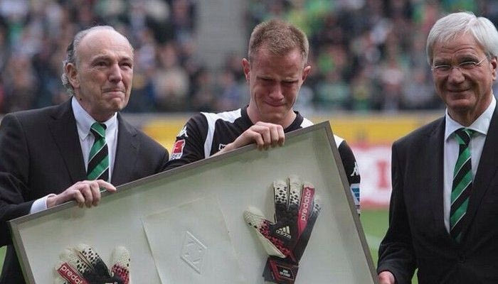 Βούρκωσε ο Τερ Στέγκεν (PHOTO)