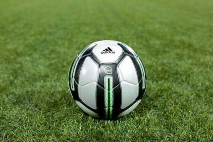 H ADIDAS MICOACH SMART BALL διαθέσιμη σε Ευρώπη και Αμερική