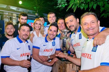 Η AMSTEL τα κάνει όλα μπλε για χάρη της Εθνικής ξεκινώντας από την μπίρα!
