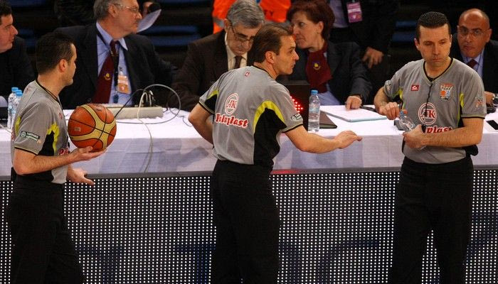 Βγήκαν οι τρεις διαιτητές του πέμπτου τελικού