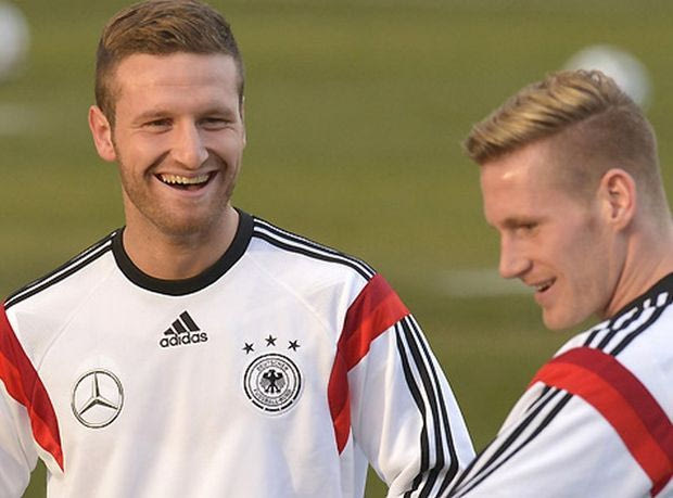 VIDEO: Ο Μουστάφι δεν ήθελε μπύρα μπροστά του και το έδειξε