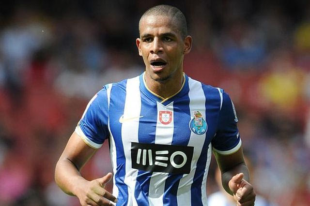 Αχτύπητο κέντρο με Φερνάντο η Μάντσεστερ Σίτι