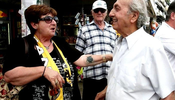 Η γιαγιά, το τατουάζ και ο … Μπάγεβιτς!