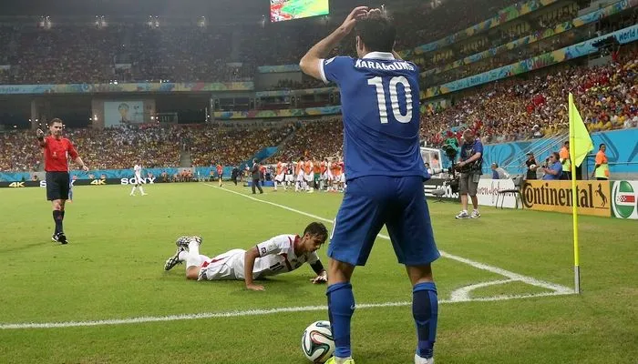 Έτσι κι ας πονάει