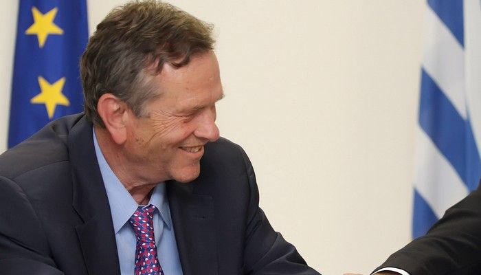 Συμβιβασμός με Ιωαννίδη