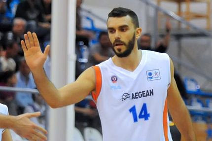 “Φλερτάρει” με Κακαρούδη