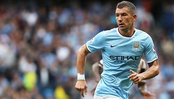 Ανανέωσε ο Κολάροφ