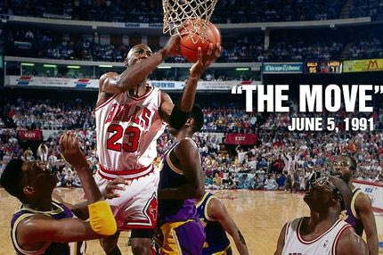 Michael Jordan: The spectacular move (VIDEO)