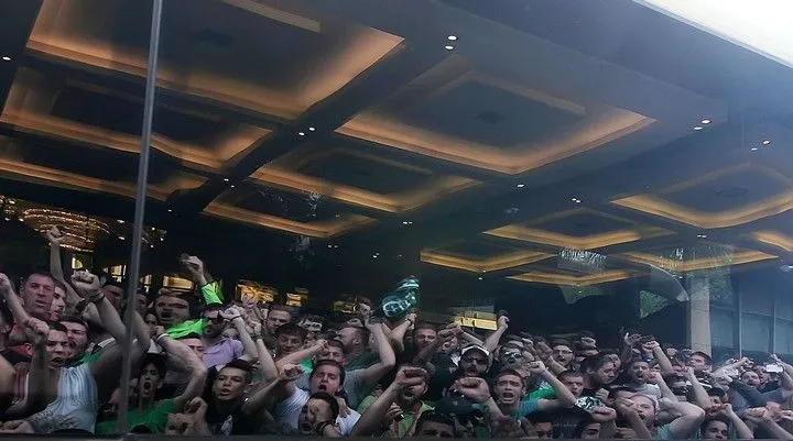 “Πάρτι” στο ξενοδοχείο με την αποστολή (VIDEOS)