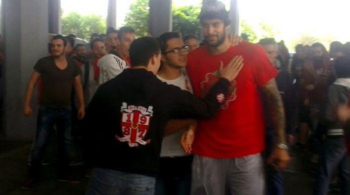 Αποθέωσαν τους παίκτες στο ΣΕΦ ενόψει ΟΑΚΑ