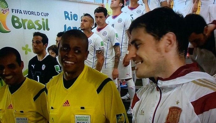 Η αμήχανη κίνηση του βοηθού