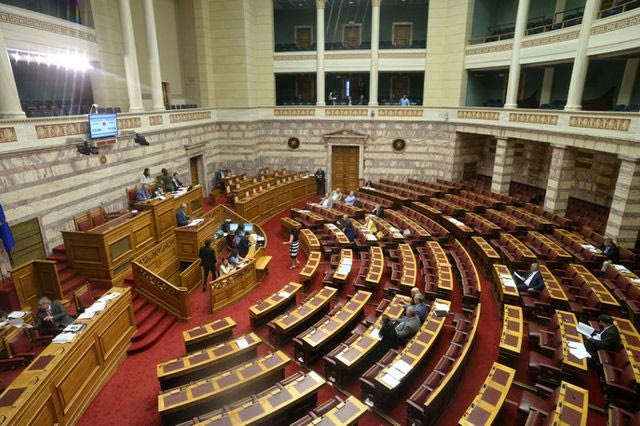 Έπαιζε η ΑΕΚ στο κανάλι της Βουλής