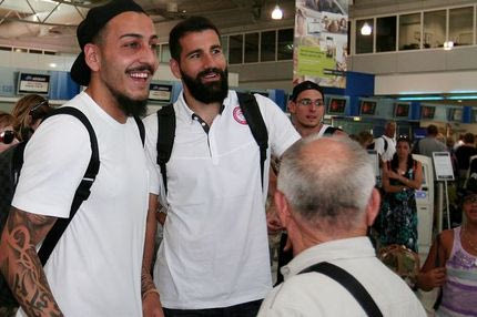 Κι ο Μήτρογλου στο αεροδρόμιο, στην αναχώρηση του Ολυμπιακού