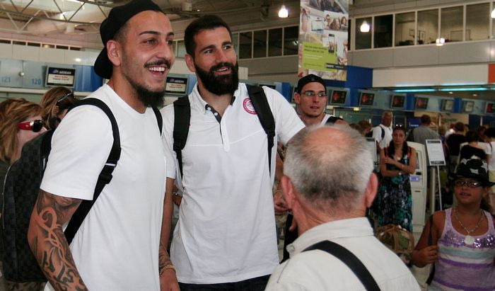 Κι ο Μήτρογλου στο αεροδρόμιο, στην αναχώρηση του Ολυμπιακού