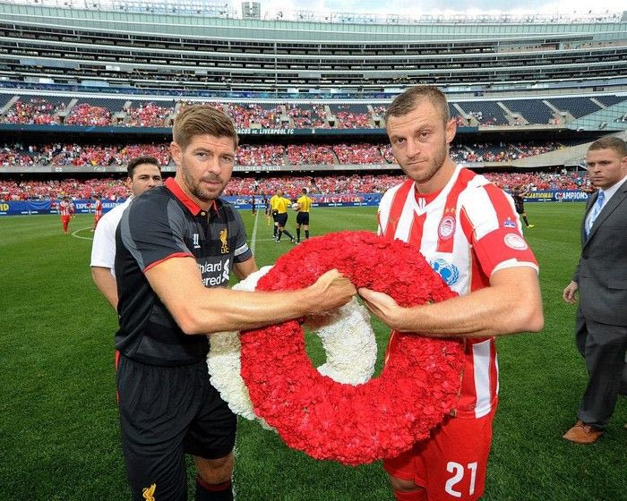 Στεφάνια στη μνήμη “Χίλσμπορο” και Θύρας 7 (PHOTOS)