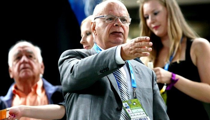 “Διαλύει” την εθνική ο Βασιλακόπουλος