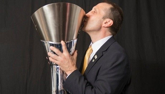 Στην κορυφή των προπονητών ο Μπλατ