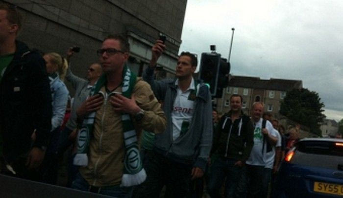 Άγριο ξύλο μεταξύ των οπαδών της Χρόνινχεν και της Αμπερντίν (VIDEO)