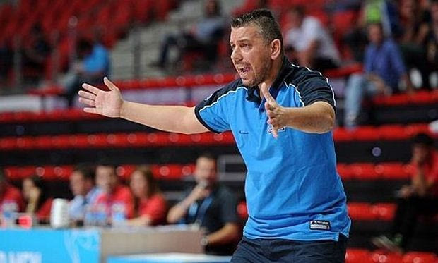 Παπαθεοδώρου – Κόνιαρης: “Δεν τον χτύπησα, δεν με χτύπησε”