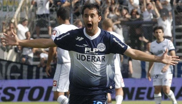 Φακούντο Περέιρα, ο χοντρούλης μάγος που ντριμπλάρει φωτογράφους