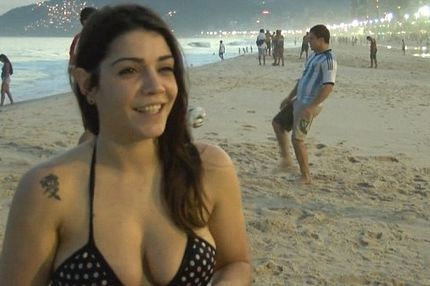 Μοντέλο προκαλεί τον Μέσι σε freestyling (PHOTOS – VIDEOS)