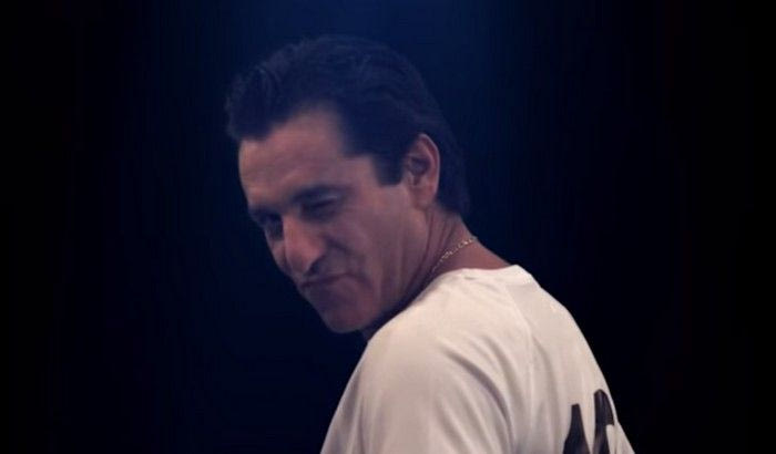 Σκανδαλιστική διαφήμιση με Φούτρε (VIDEO)