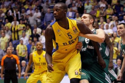 Κοιτάζει Σον Τζέιμς ο Ολυμπιακός