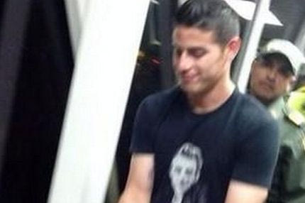 Στο αεροπλάνο με προορισμό τη Μαδρίτη ο Χάμες (PHOTO)