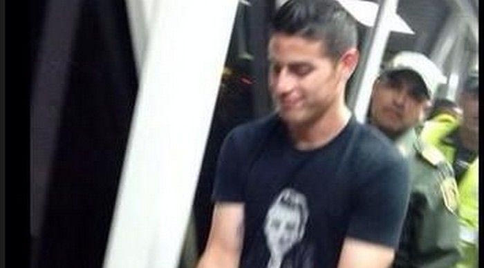 Στο αεροπλάνο με προορισμό τη Μαδρίτη ο Χάμες (PHOTO)