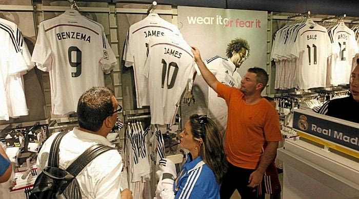 Πούλησαν 900 φανέλες του Χάμες σε μία ώρα