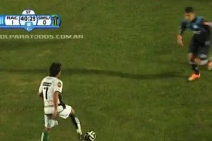 Διπλή “ποδιά” σε αντίπαλο (VIDEO)