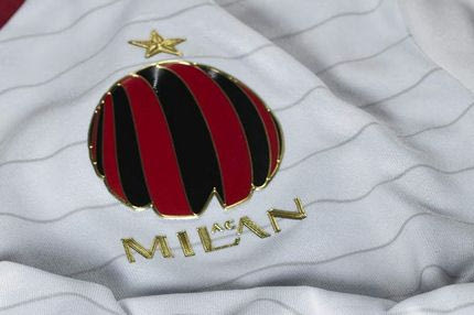 Οι νέες εμφανίσεις της Μίλαν ξέμειναν από σήμα (PHOTOS)