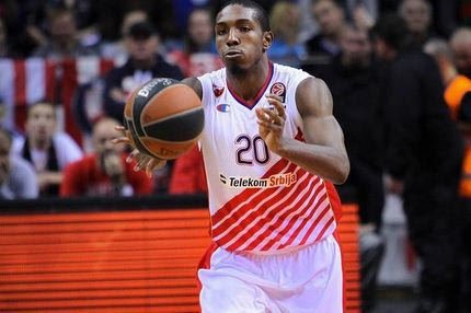 Στέλνουν τον Νέλσον στο “τριφύλλι”