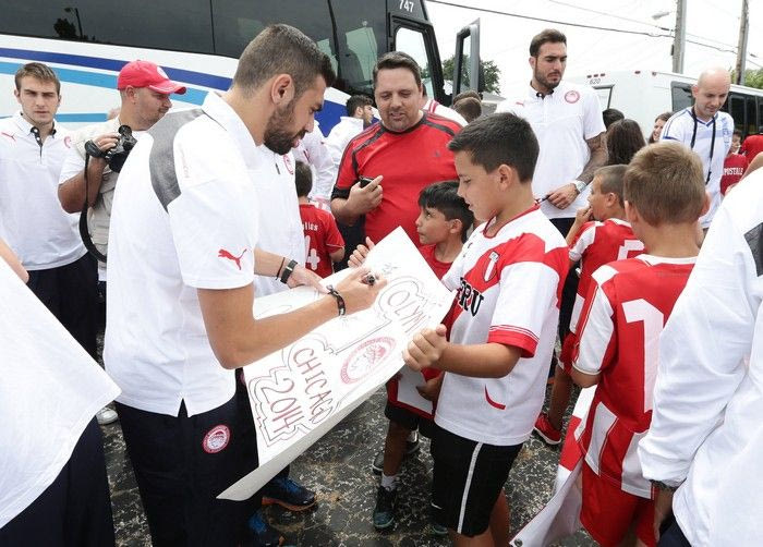 Θερμή υποδοχή στον Ολυμπιακό στο Σικάγο (PHOTOS)