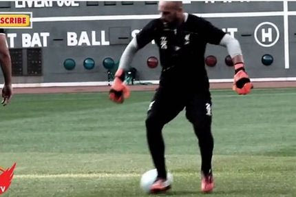 Φοβερή ντρίμπλα από τον Πέπε Ρέινα (VIDEO)