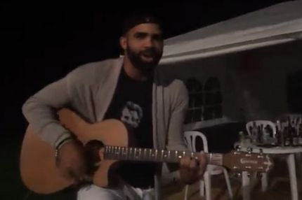 Ο Σάντρο τραγουδάει “CheChe ReRe Che” (VIDEO)