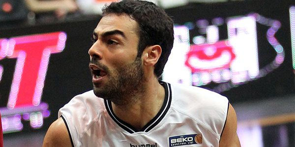 Επέστρεψε ο Τσετίν