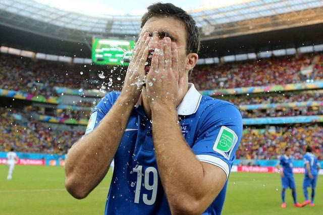 Φάε τα μπινελίκια σου λοιπόν για να στανιάρεις