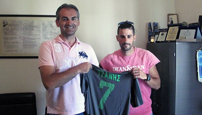 Γύρισε και υπέγραψε ο Τζάνης